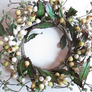4 inch Candle Ring with Berries, Leaves, and Vines